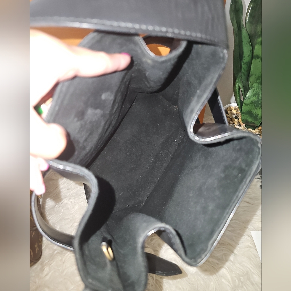 Louis Vuitton Black Epi Leather Bucket Bag - Picture 7 of 8